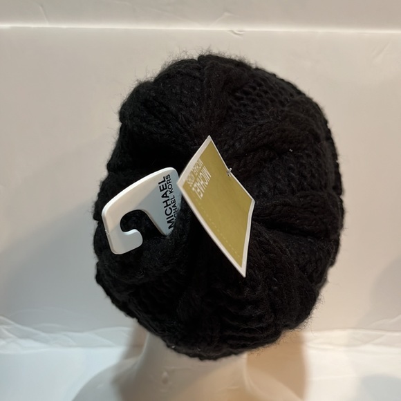 NWT MICHAEL KORS BLACK BEANIE - Picture 5 of 6